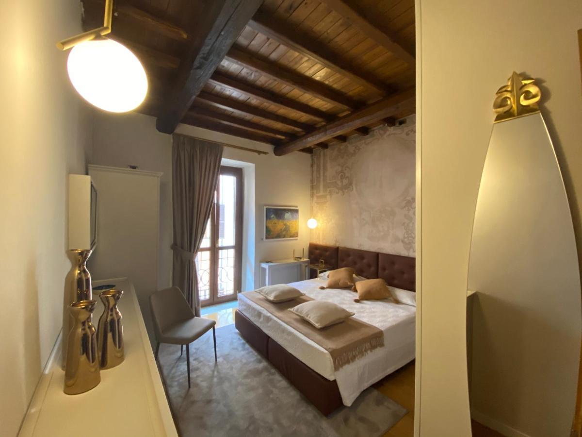 Condotti Rooms Рим Экстерьер фото