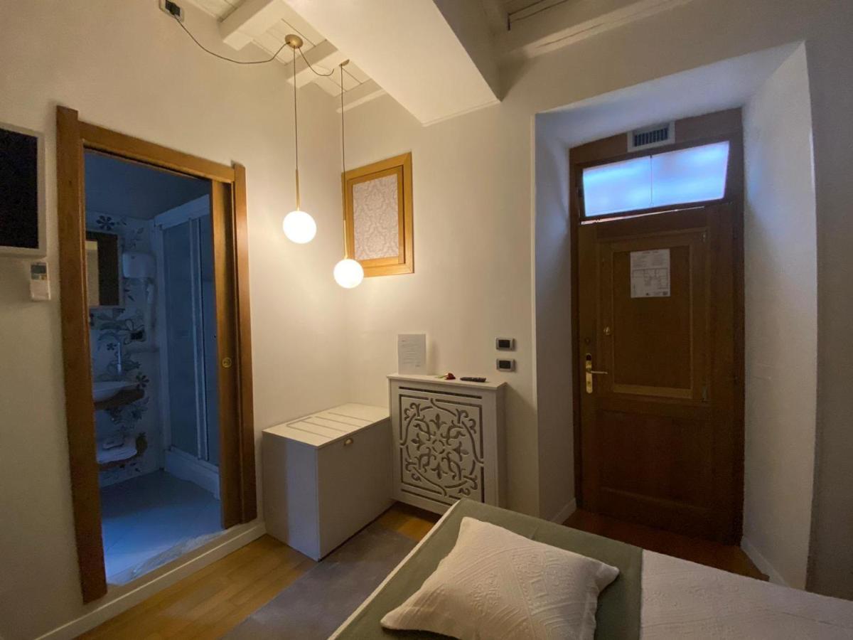 Condotti Rooms Рим Экстерьер фото