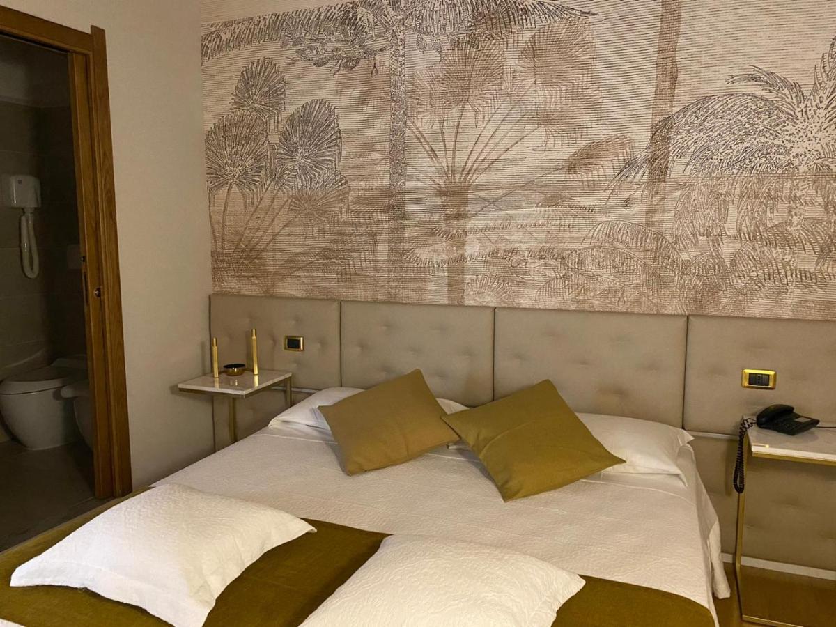 Condotti Rooms Рим Экстерьер фото