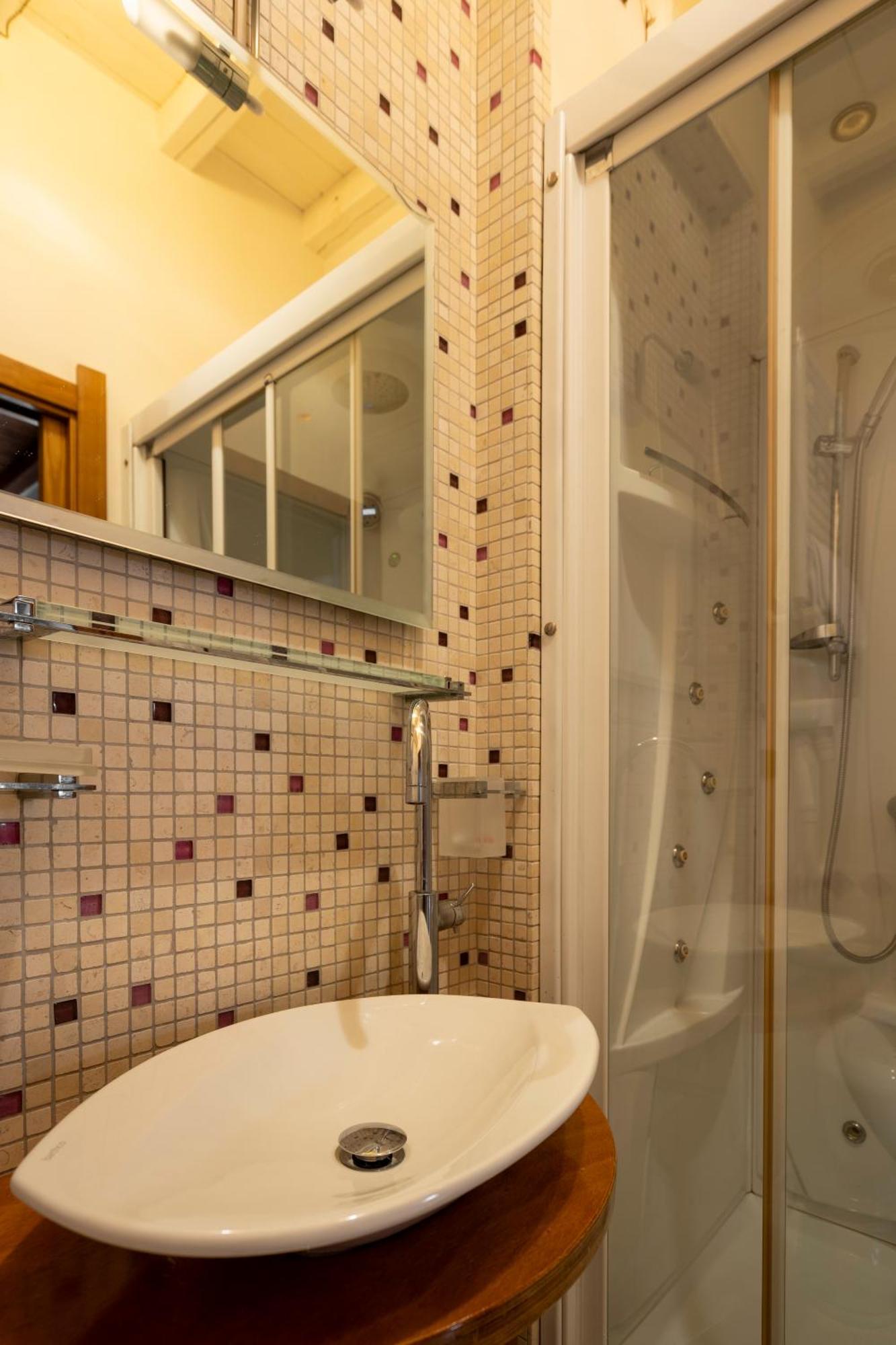 Condotti Rooms Рим Экстерьер фото