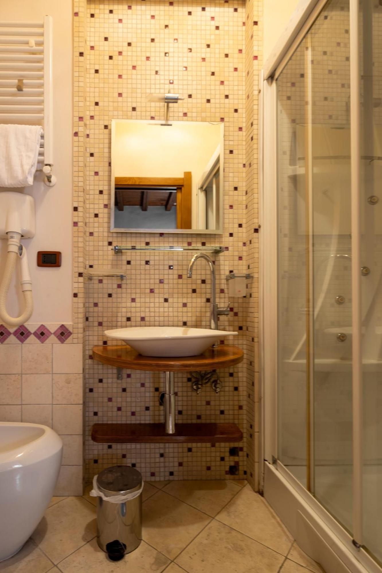 Condotti Rooms Рим Экстерьер фото
