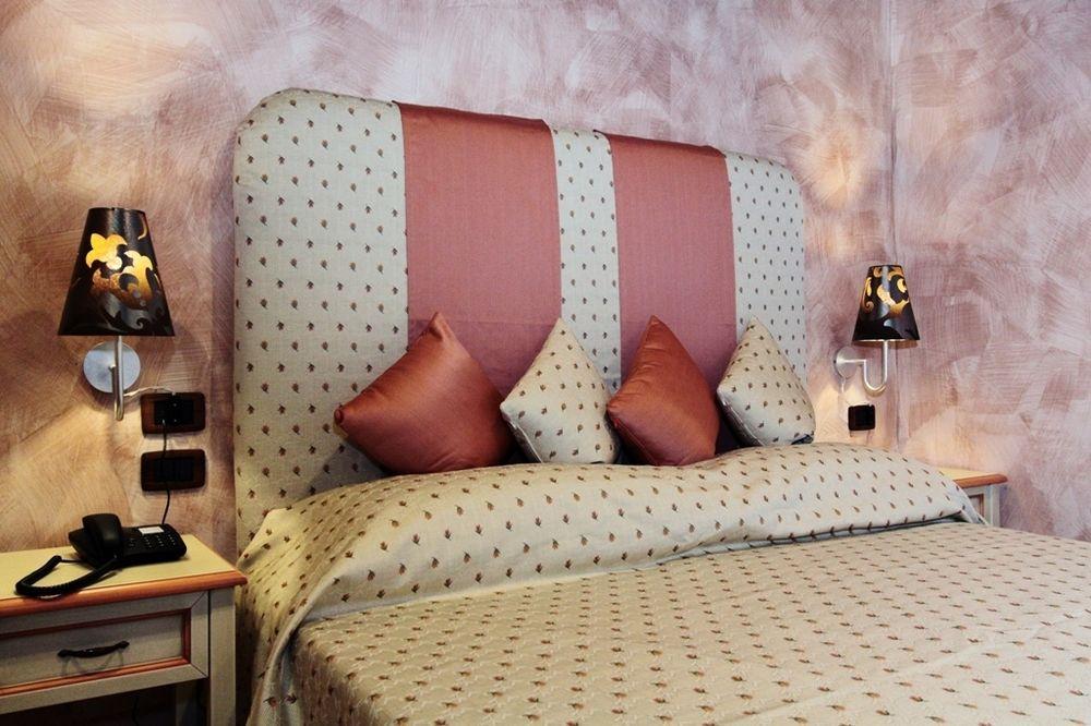 Condotti Rooms Рим Экстерьер фото